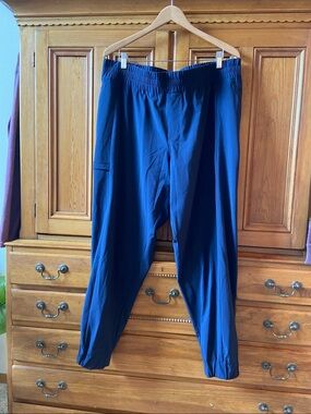 EUC Columbia Womans XL Navy Blue Lightweight Rain/Active Pants